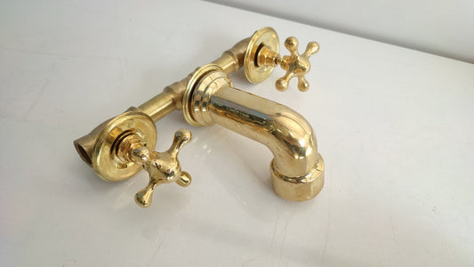 Brass vintage wall mounted bathroom faucet with gold finish