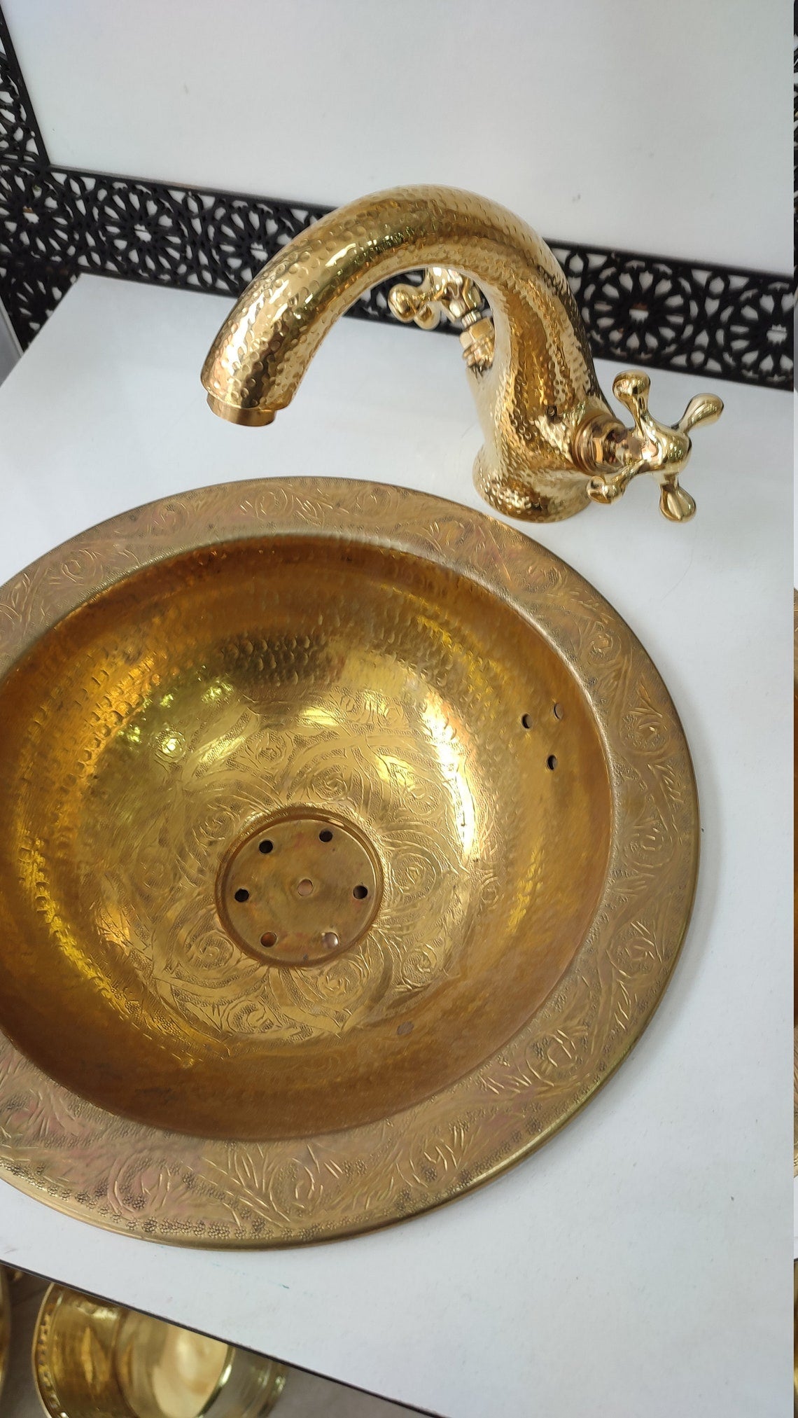 Bathroom sink faucet mixer tap with hammered gold finish