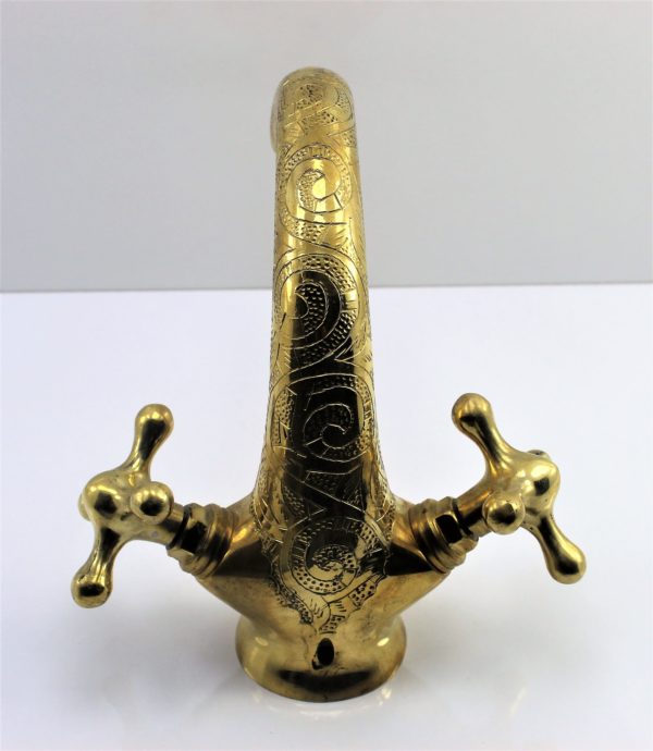 Bathroom sink faucet